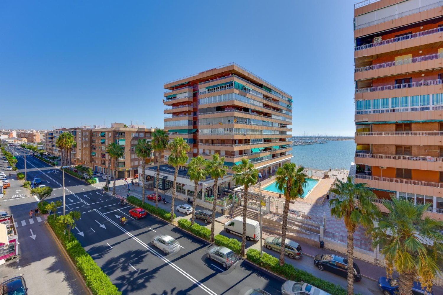 Apartment in Torrevieja, Alicante, Spain 70 sq.m. No. 197904