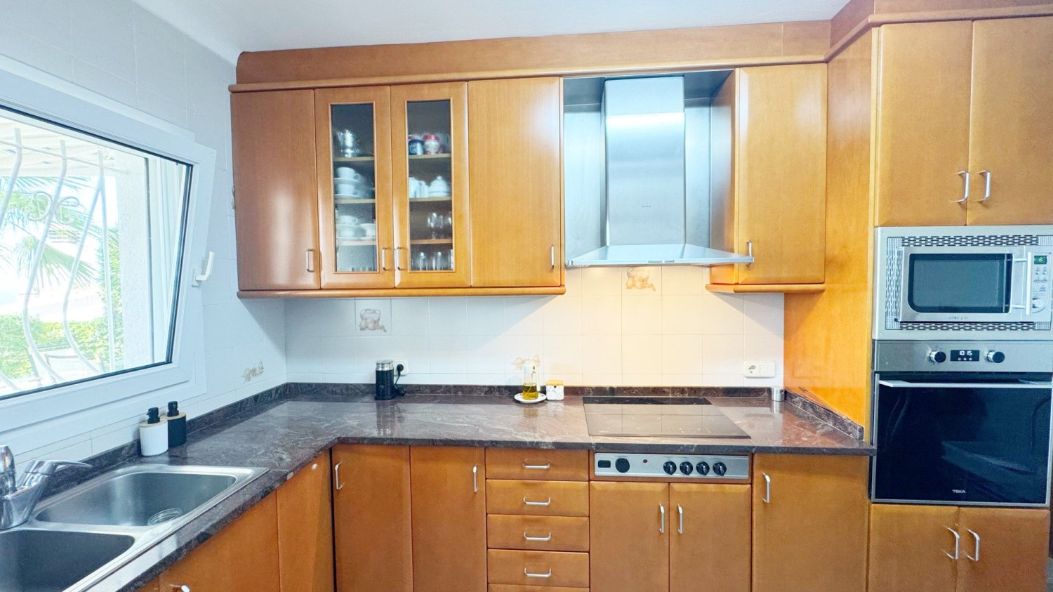 Villa in Lloret de Mar, Girona, Spain 5 bedrooms, 239 sq.m. No. 198792