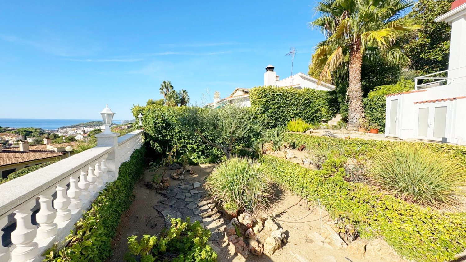 Villa in Lloret de Mar, Girona, Spain 5 bedrooms, 239 sq.m. No. 198792