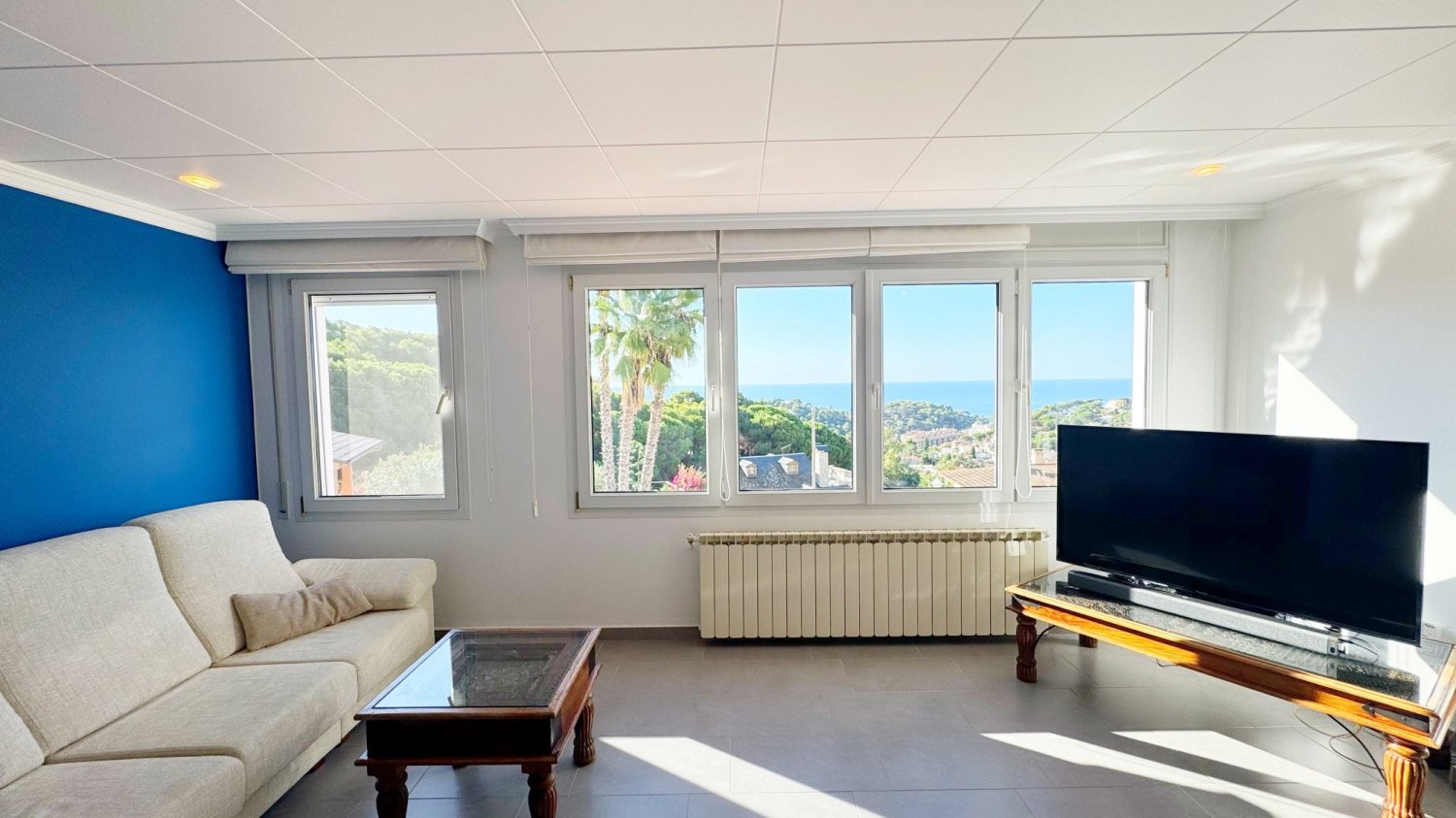 Villa in Lloret de Mar, Girona, Spain 5 bedrooms, 239 sq.m. No. 198792