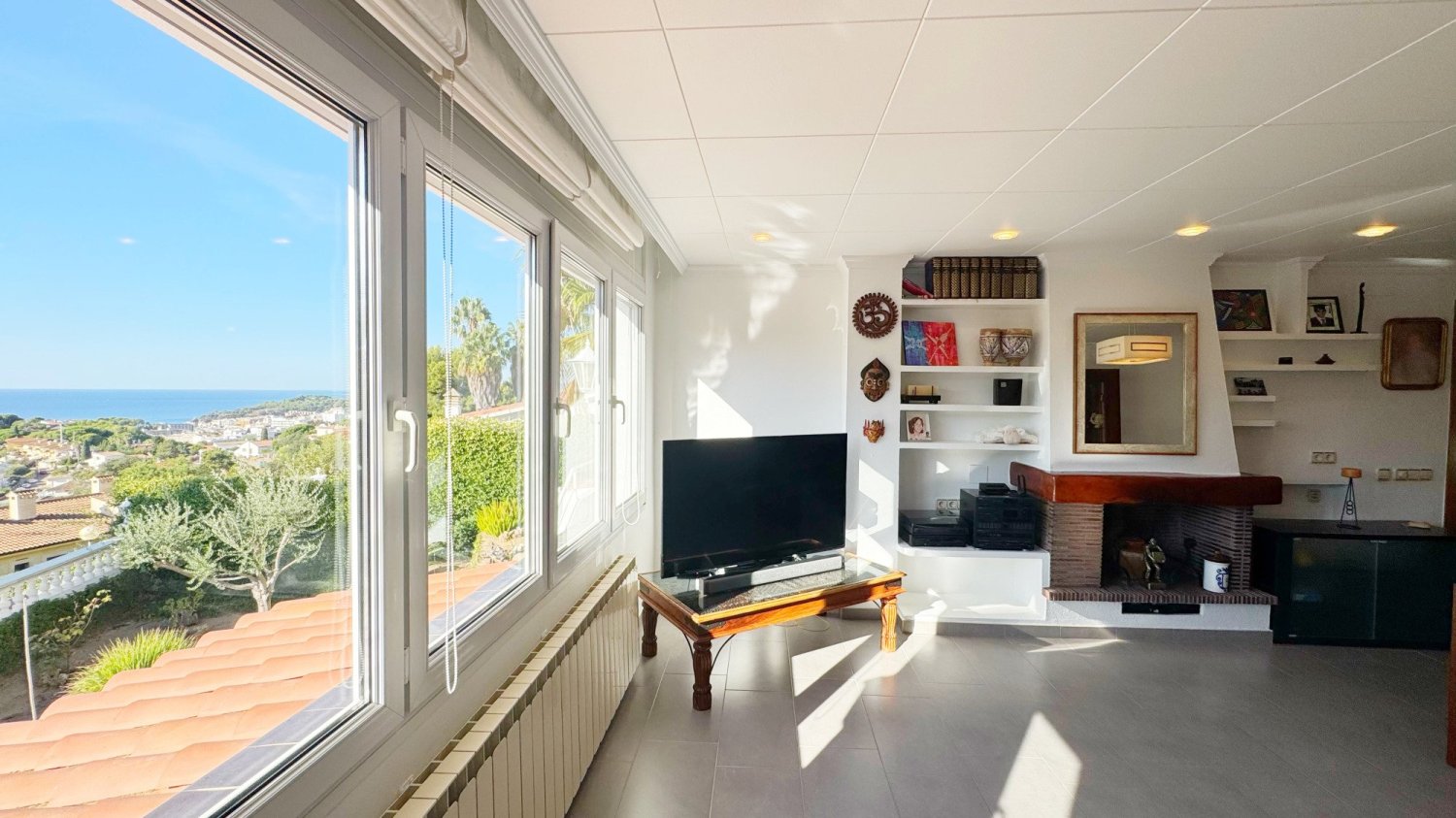 Villa in Lloret de Mar, Girona, Spain 5 bedrooms, 239 sq.m. No. 198792