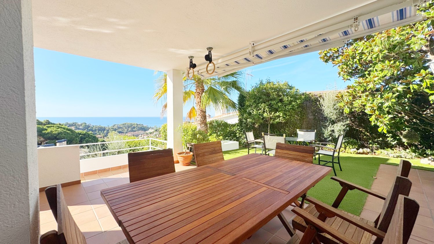 Villa in Lloret de Mar, Girona, Spain 5 bedrooms, 239 sq.m. No. 198792