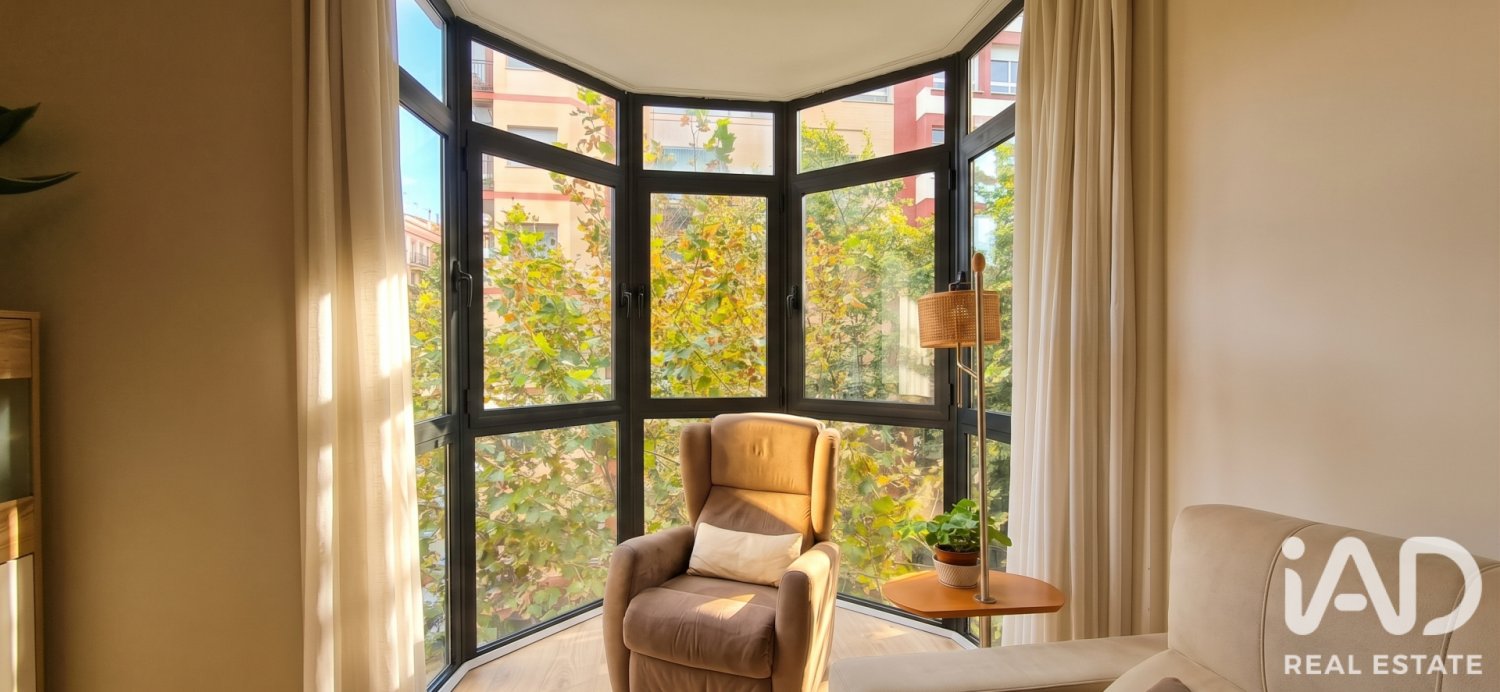 Apartment in Barcelona, Spain 4 bedrooms, 111 sq.m. No. 199565
