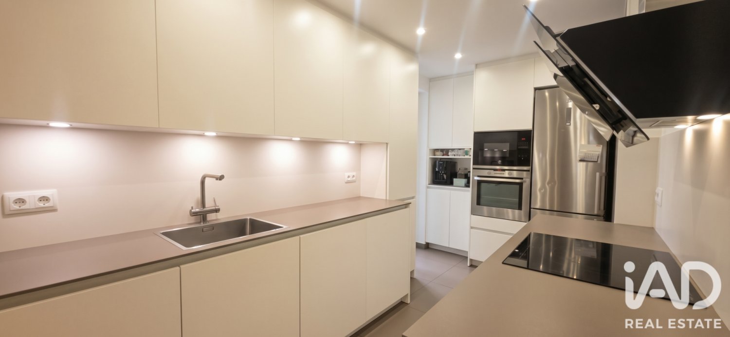 Apartment in Barcelona, Spain 4 bedrooms, 111 sq.m. No. 199565