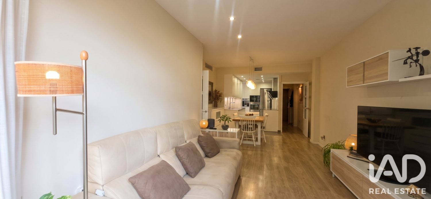 Apartment in Barcelona, Spain 4 bedrooms, 111 sq.m. No. 199565