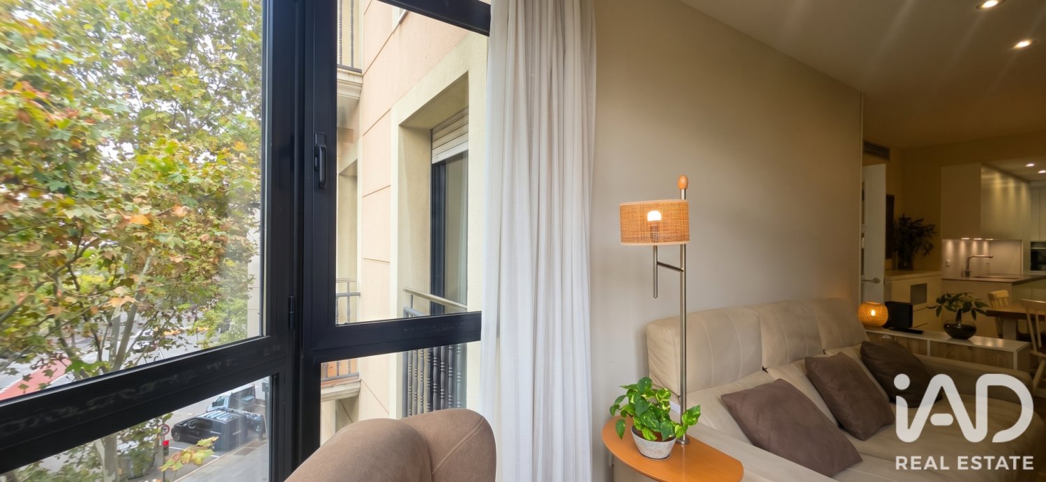 Apartment in Barcelona, Spain 4 bedrooms, 111 sq.m. No. 199565