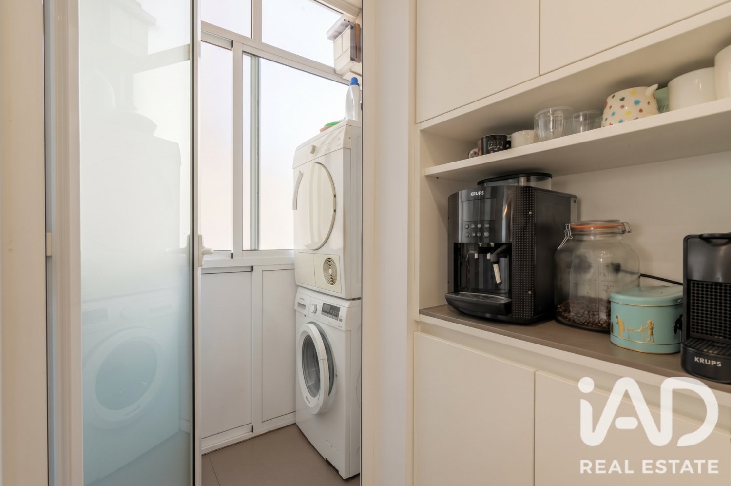 Apartment in Barcelona, Spain 4 bedrooms, 111 sq.m. No. 199565