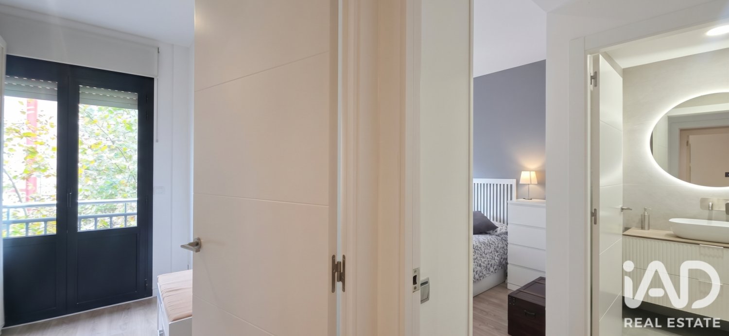 Apartment in Barcelona, Spain 4 bedrooms, 111 sq.m. No. 199565