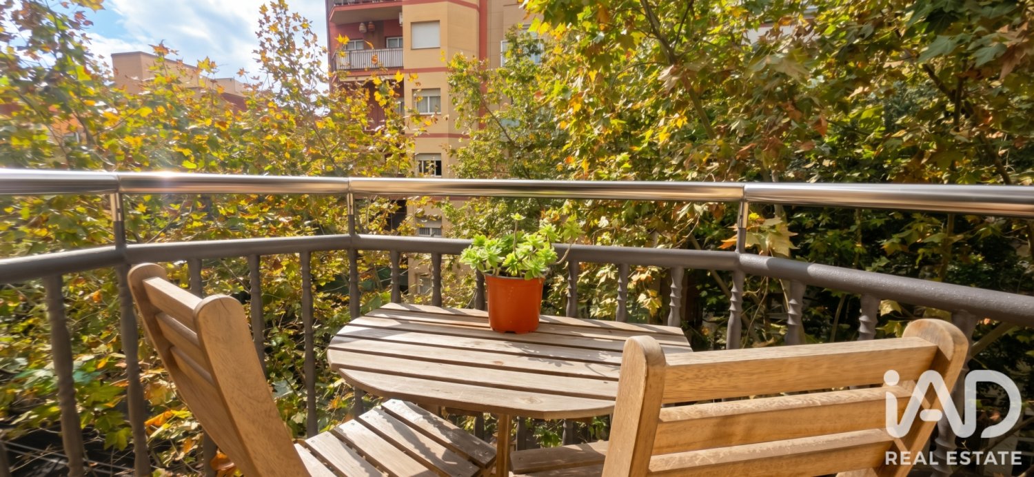 Apartment in Barcelona, Spain 4 bedrooms, 111 sq.m. No. 199565