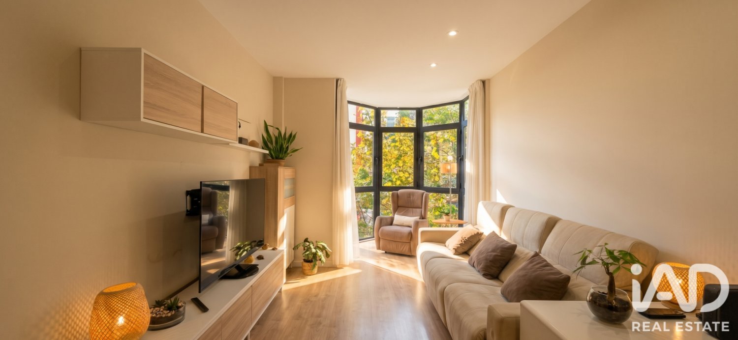 Apartment in Barcelona, Spain 4 bedrooms, 111 sq.m. No. 199565