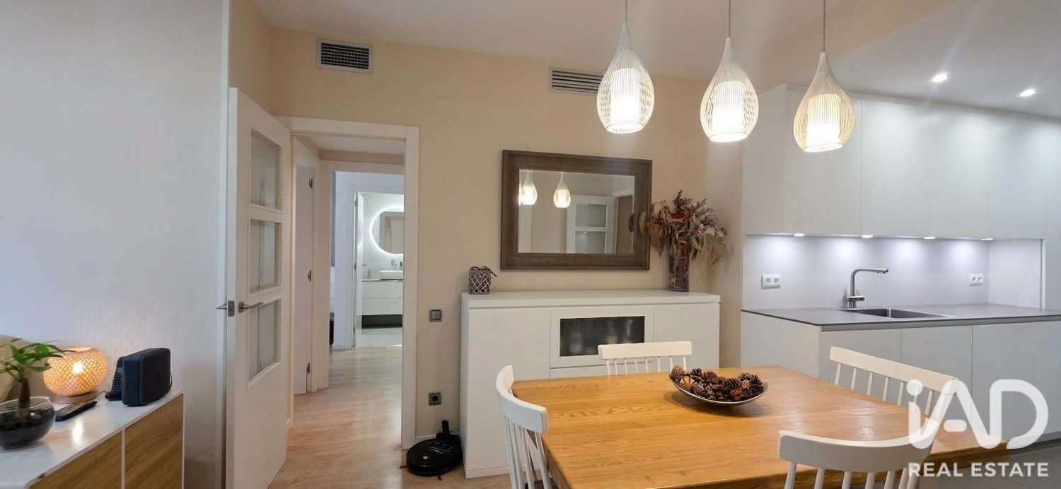 Apartment in Barcelona, Spain 4 bedrooms, 111 sq.m. No. 199565