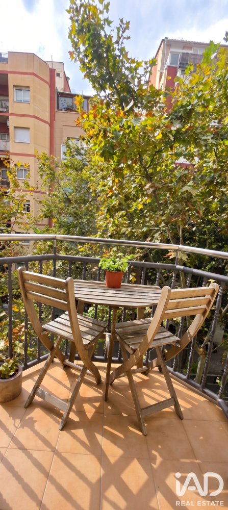 Apartment in Barcelona, Spain 4 bedrooms, 111 sq.m. No. 199565