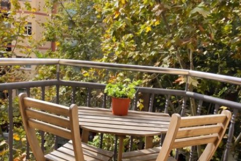 Apartment in Barcelona, Spain 4 bedrooms, 111 sq.m. No. 199565