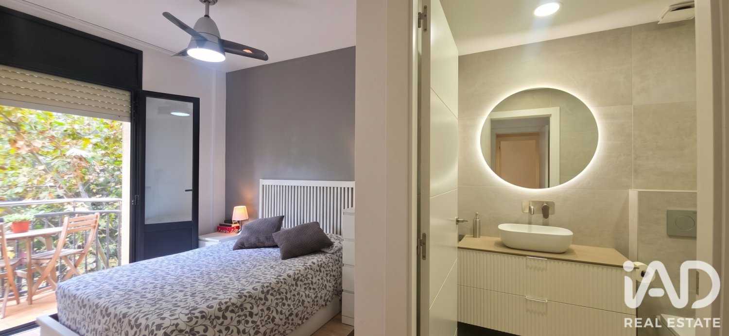 Apartment in Barcelona, Spain 4 bedrooms, 111 sq.m. No. 199565