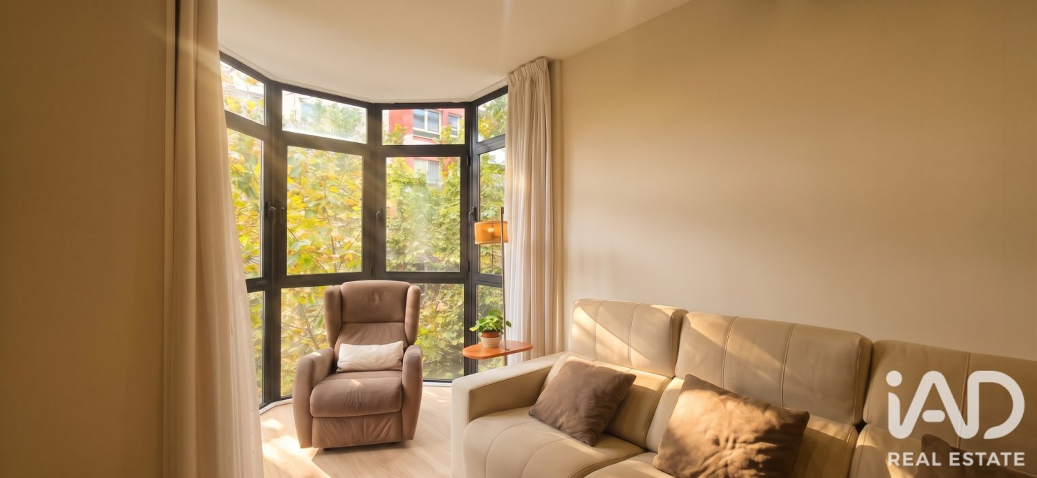 Apartment in Barcelona, Spain 4 bedrooms, 111 sq.m. No. 199565
