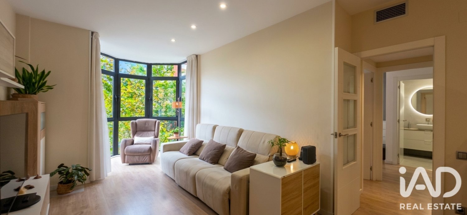 Apartment in Barcelona, Spain 4 bedrooms, 111 sq.m. No. 199565