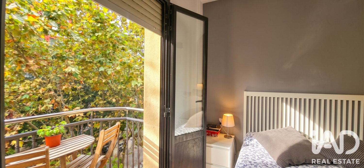 Apartment in Barcelona, Spain 4 bedrooms, 111 sq.m. No. 199565