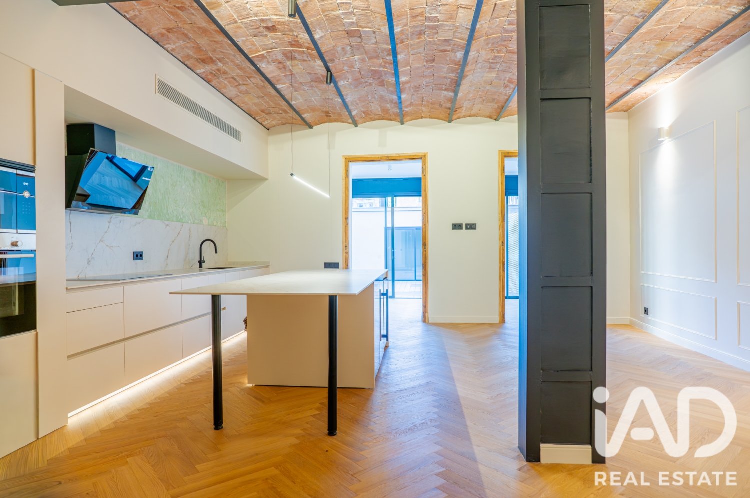 Apartment in Barcelona, Spain 3 bedrooms, 176 sq.m. No. 199531