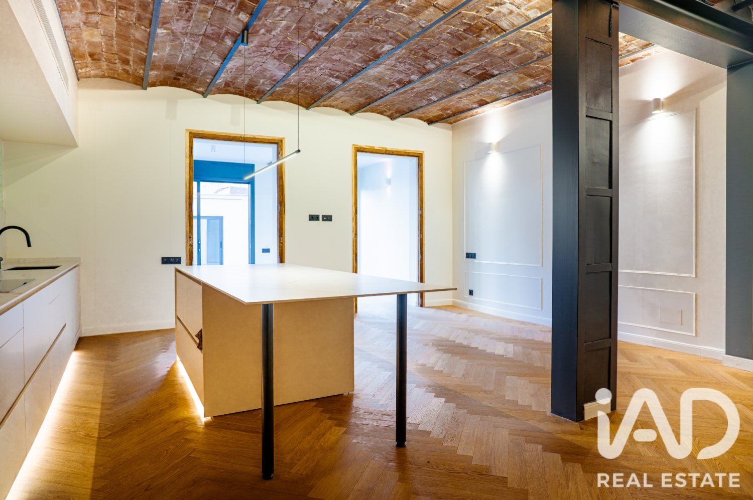 Apartment in Barcelona, Spain 3 bedrooms, 176 sq.m. No. 199531