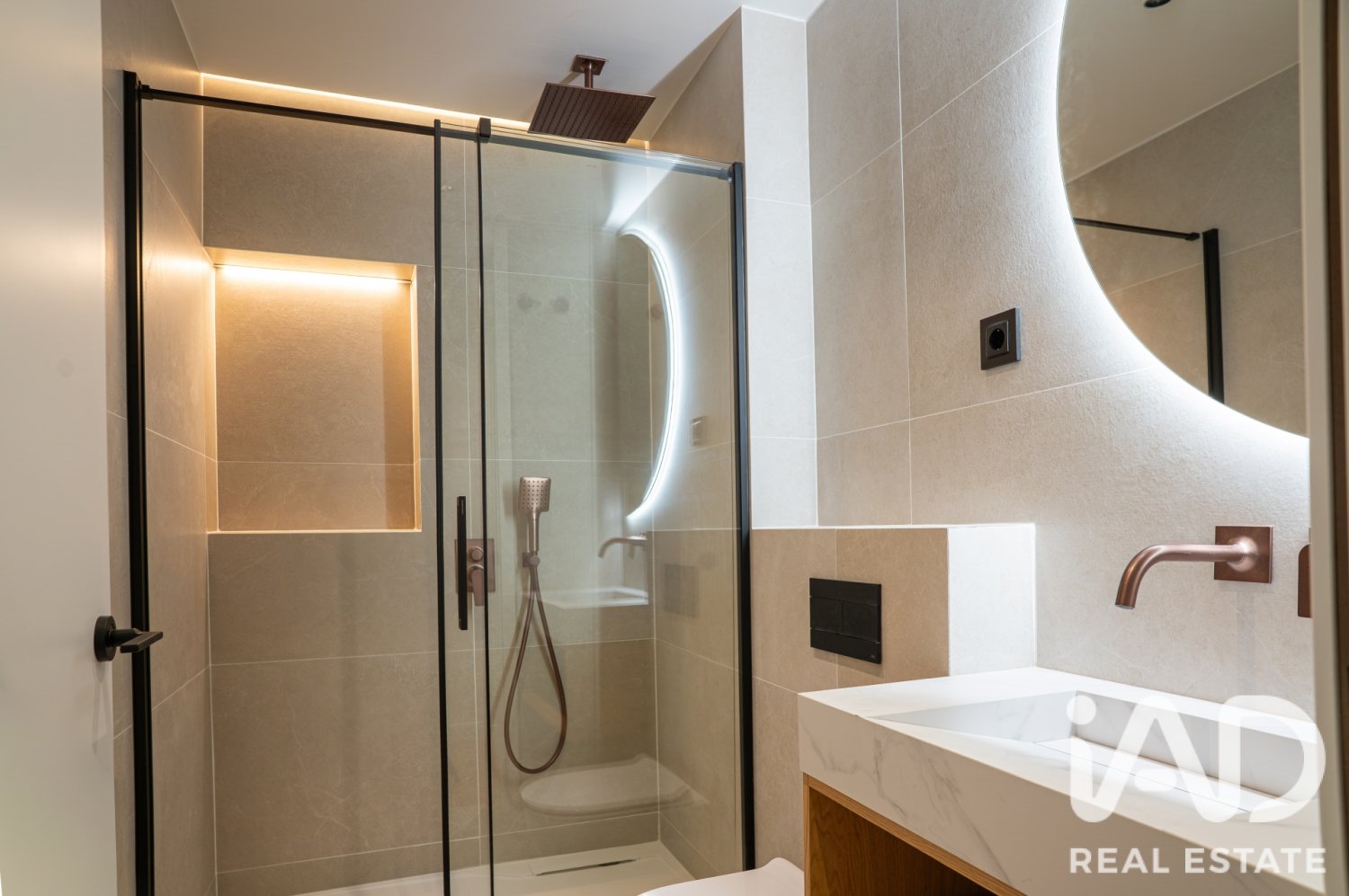 Apartment in Barcelona, Spain 3 bedrooms, 176 sq.m. No. 199531