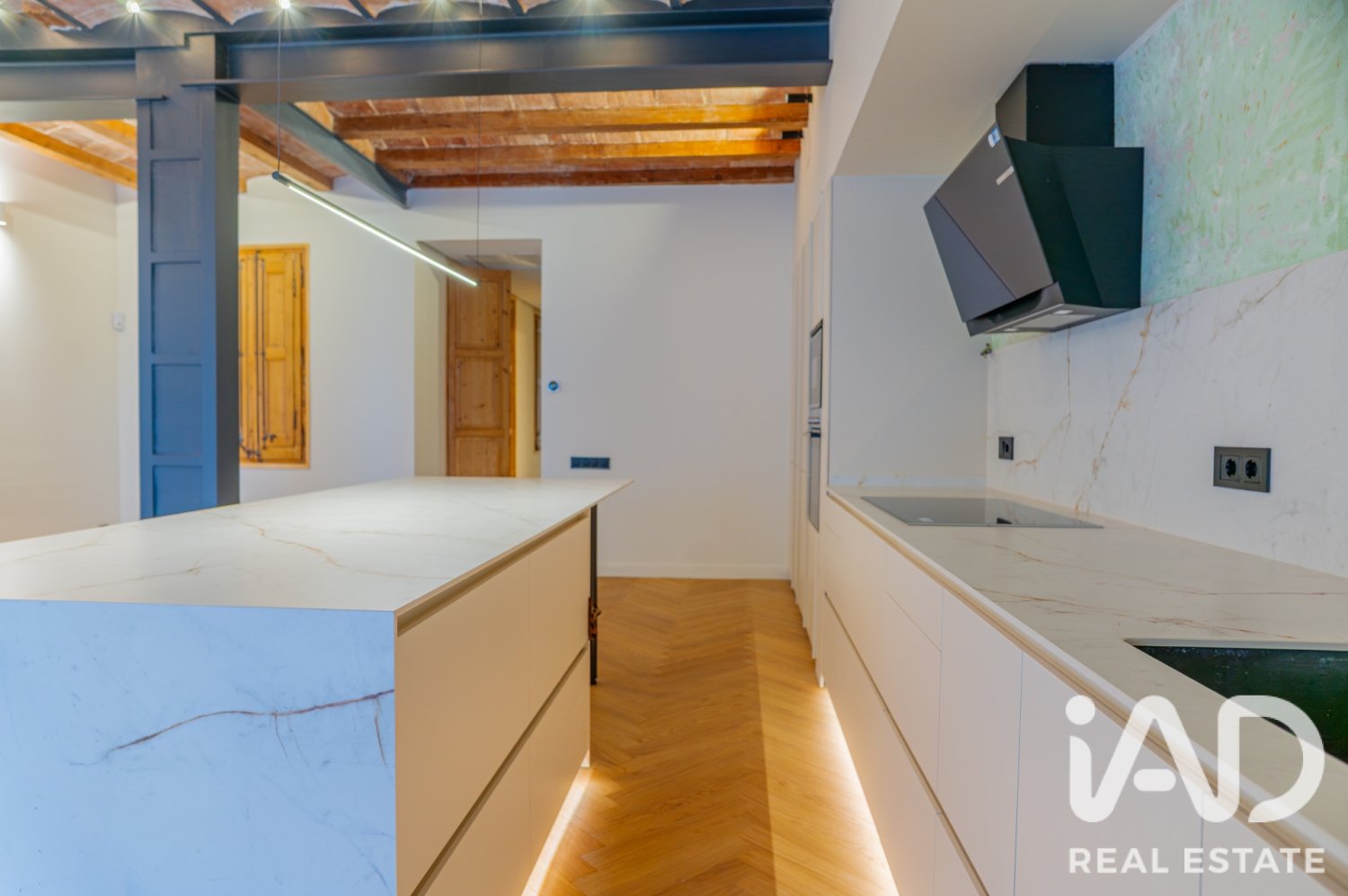 Apartment in Barcelona, Spain 3 bedrooms, 176 sq.m. No. 199531