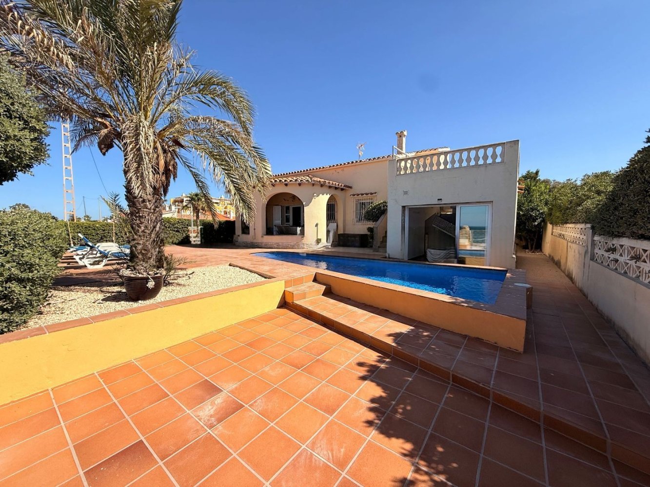 Villa a Denia, Alicante, Spagna 4 camere da letto, 175 mq. N° 198215