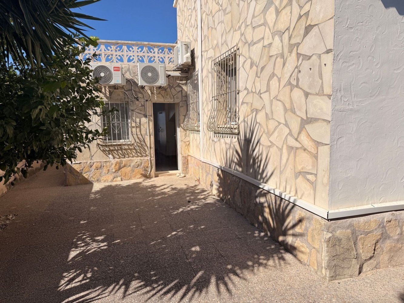 Villa a Denia, Alicante, Spagna 4 camere da letto, 175 mq. N° 198215