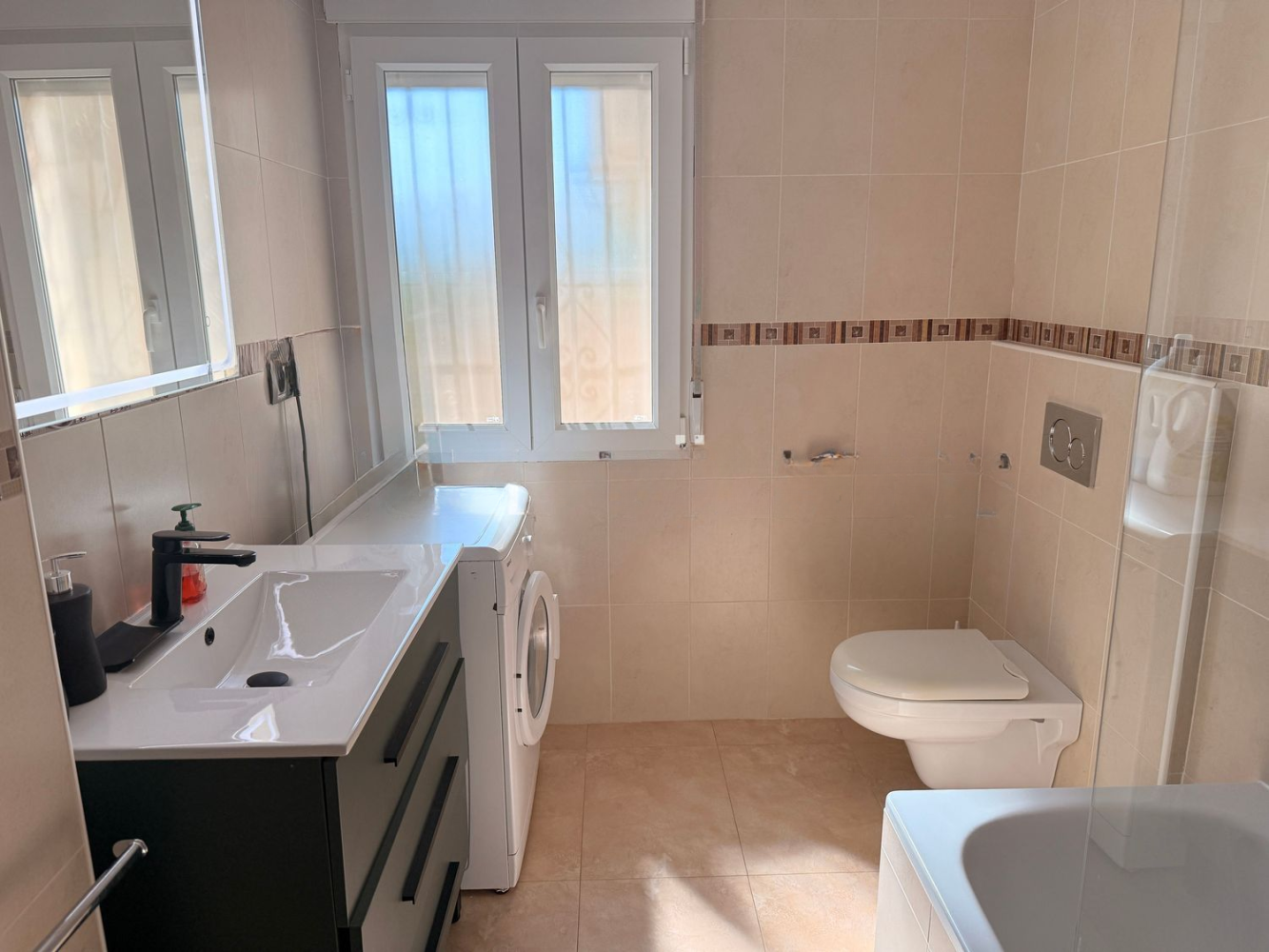 Villa a Denia, Alicante, Spagna 4 camere da letto, 175 mq. N° 198215