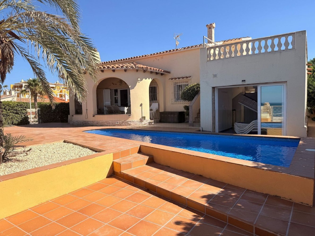 Villa a Denia, Alicante, Spagna 4 camere da letto, 175 mq. N° 198215