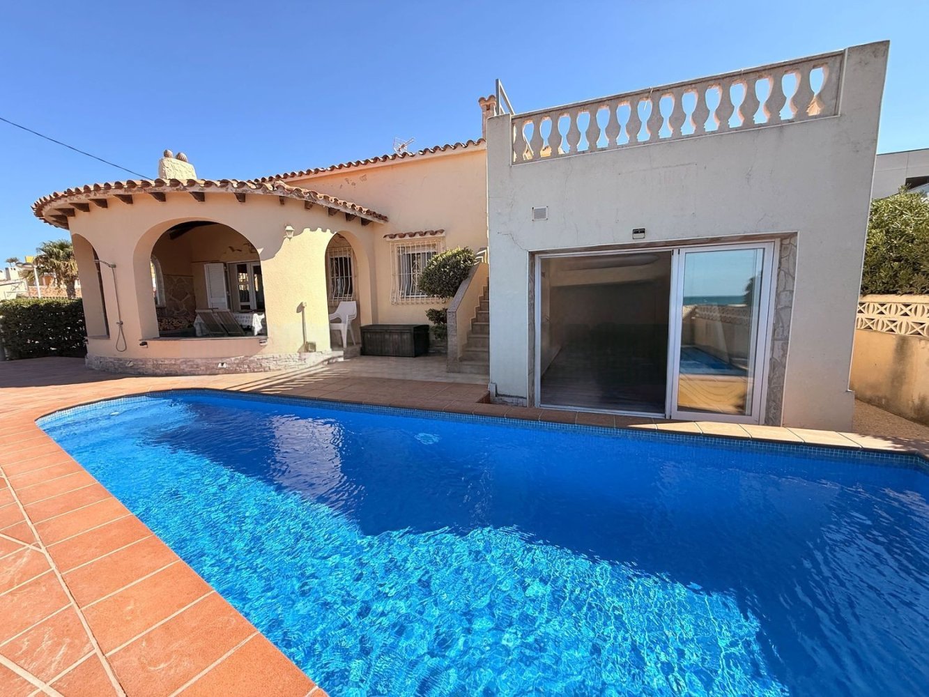 Villa a Denia, Alicante, Spagna 4 camere da letto, 175 mq. N° 198215