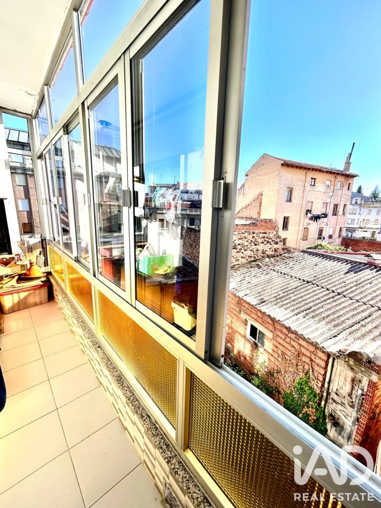 Apartment in La Baneza, Leon, Spain 3 bedrooms, 145 sq.m. No. 197835