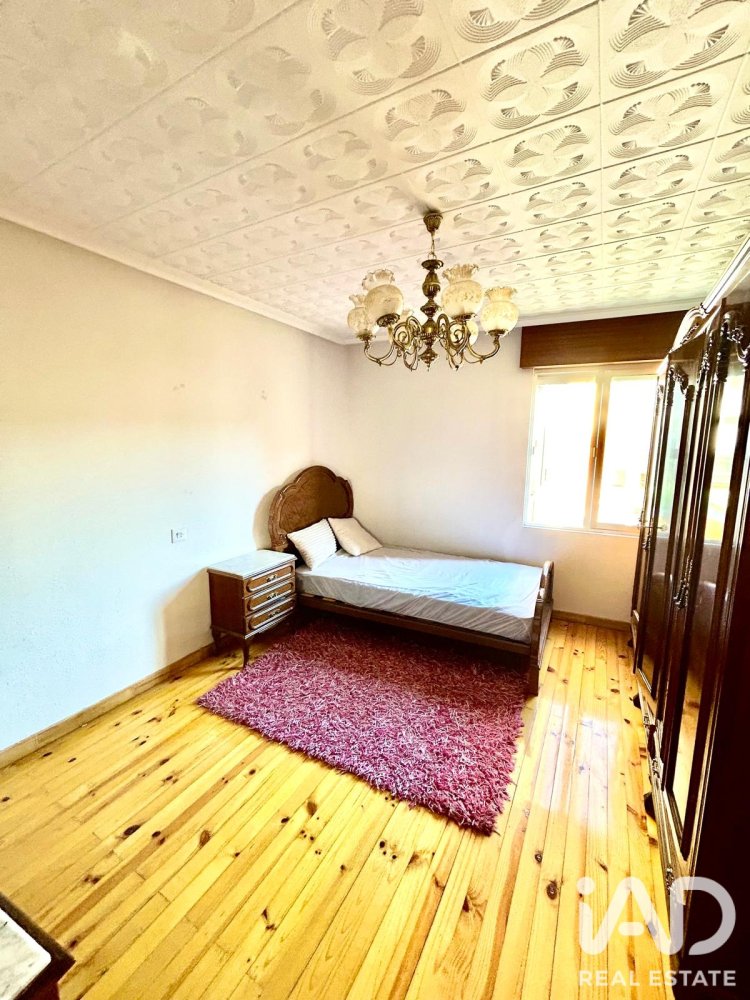 Apartment in La Baneza, Leon, Spain 3 bedrooms, 145 sq.m. No. 197835