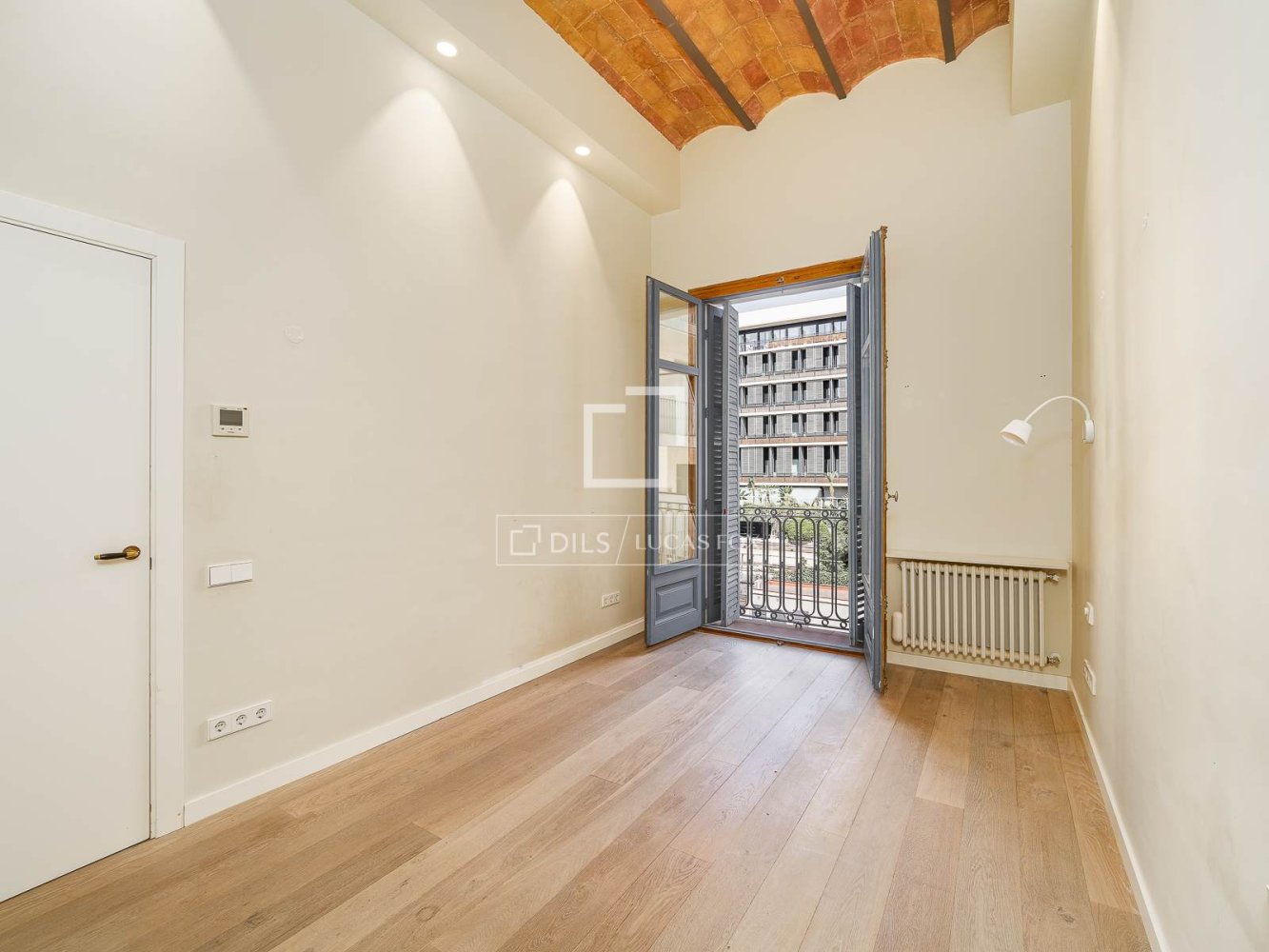 Apartment à Barcelona, Espagne 3 chambres, 140 m2 No. 199158