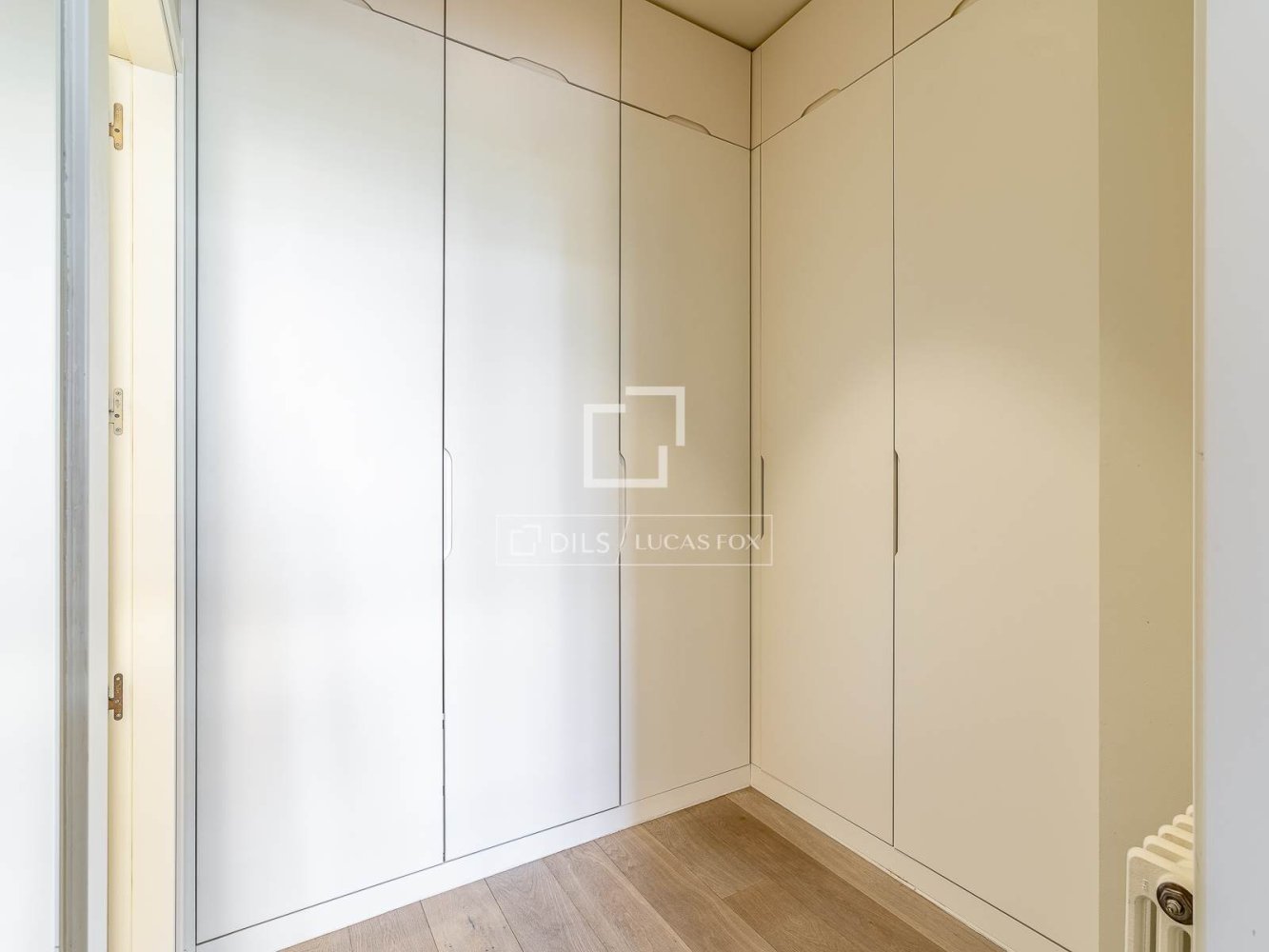 Apartment à Barcelona, Espagne 3 chambres, 140 m2 No. 199158