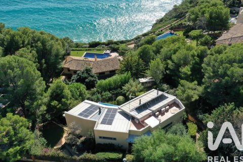 House in Tarragona, Spain 4 bedrooms, 544 sq.m. No. 199630