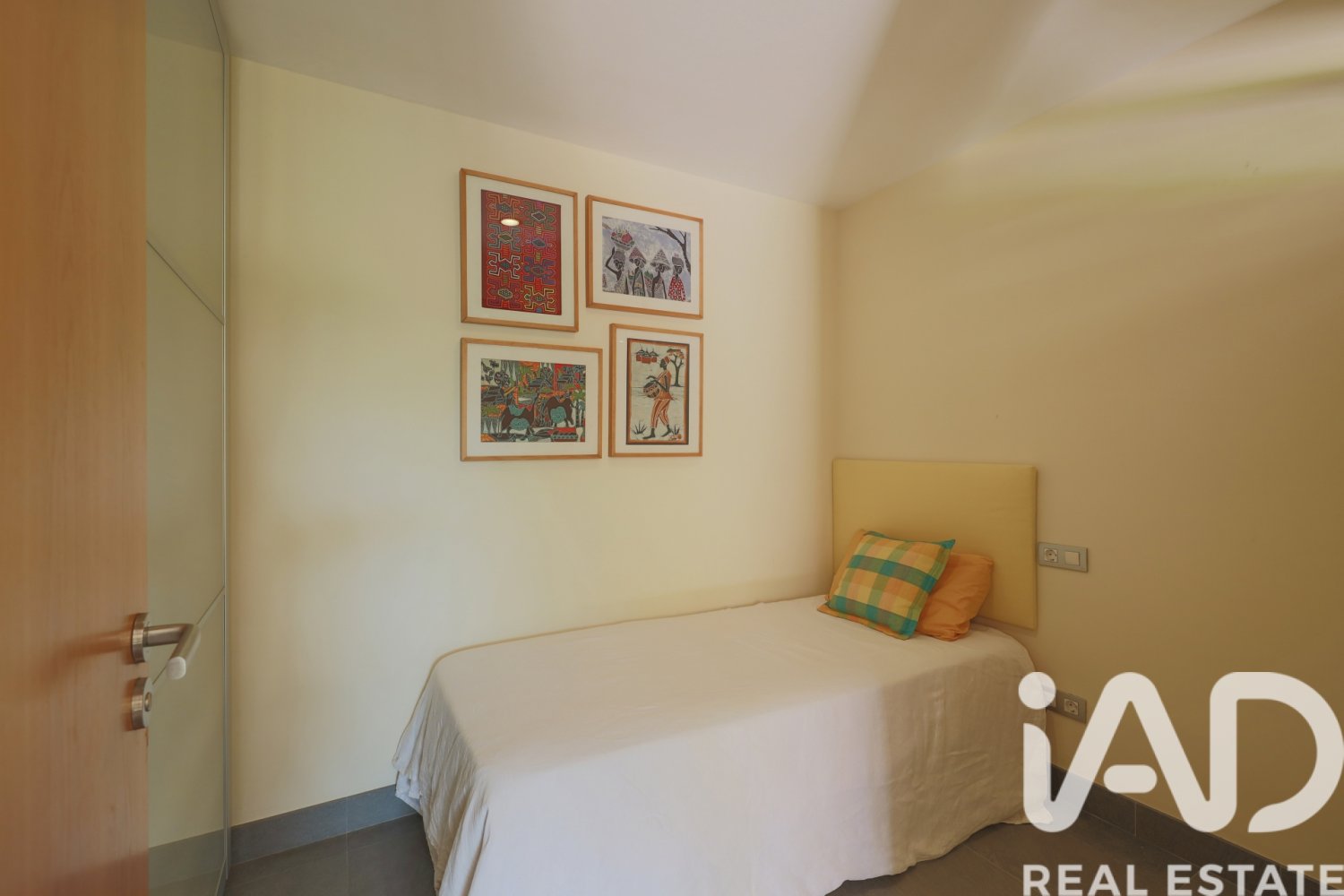 House in Tarragona, Spain 4 bedrooms, 544 sq.m. No. 199630