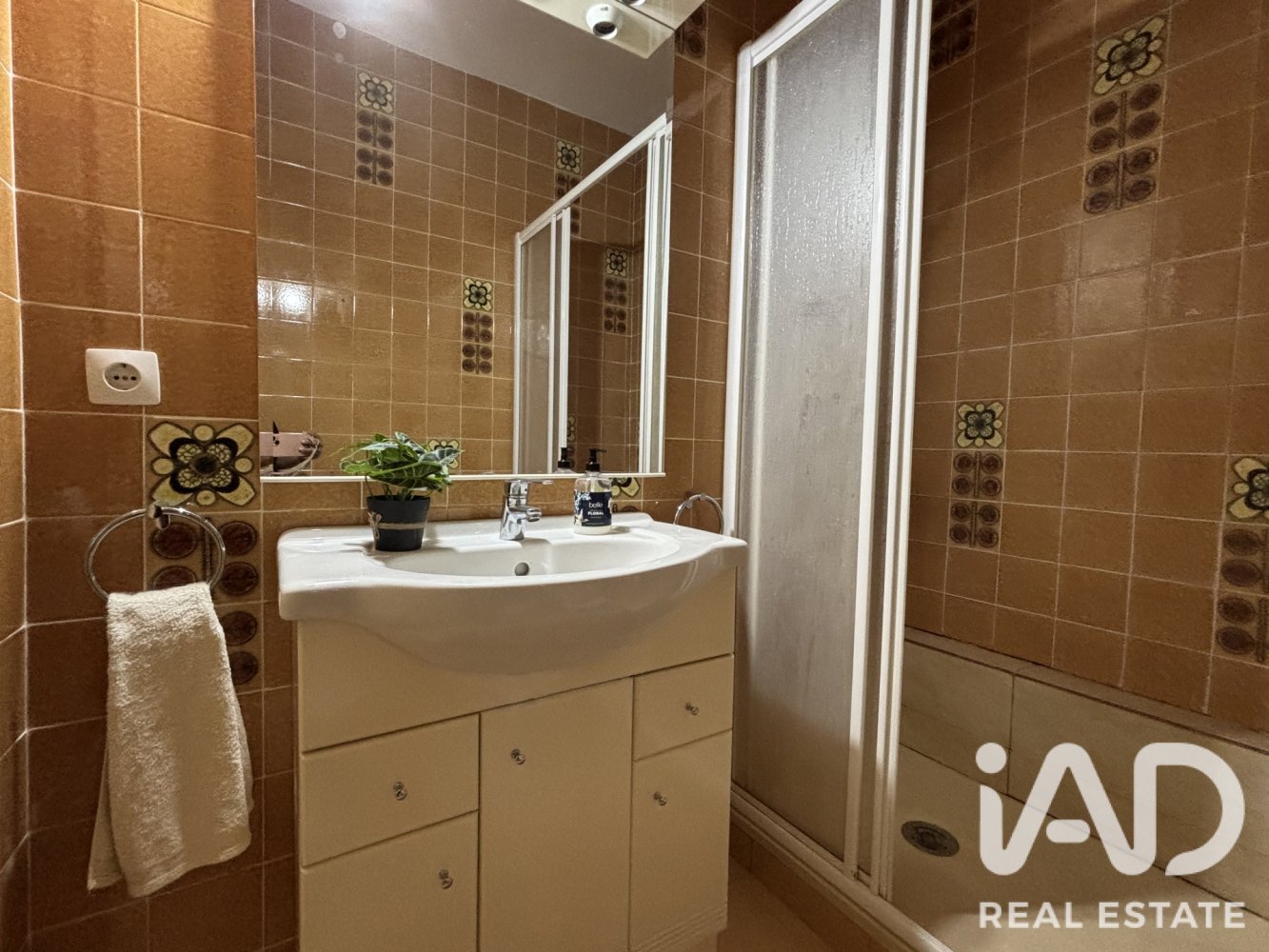 Apartment in Barcelona, Spain 4 bedrooms, 85 sq.m. No. 199529