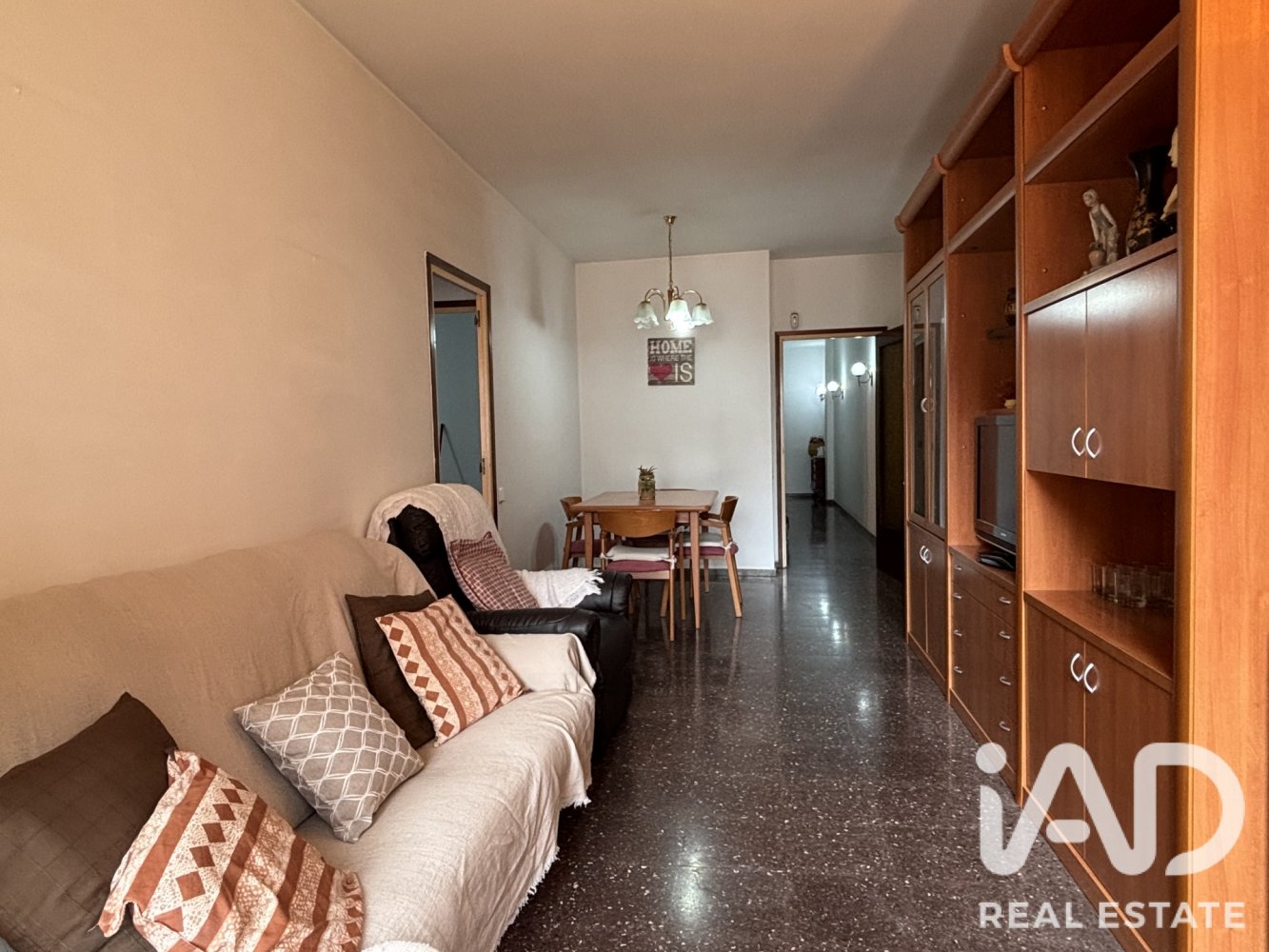 Apartment in Barcelona, Spain 4 bedrooms, 85 sq.m. No. 199529