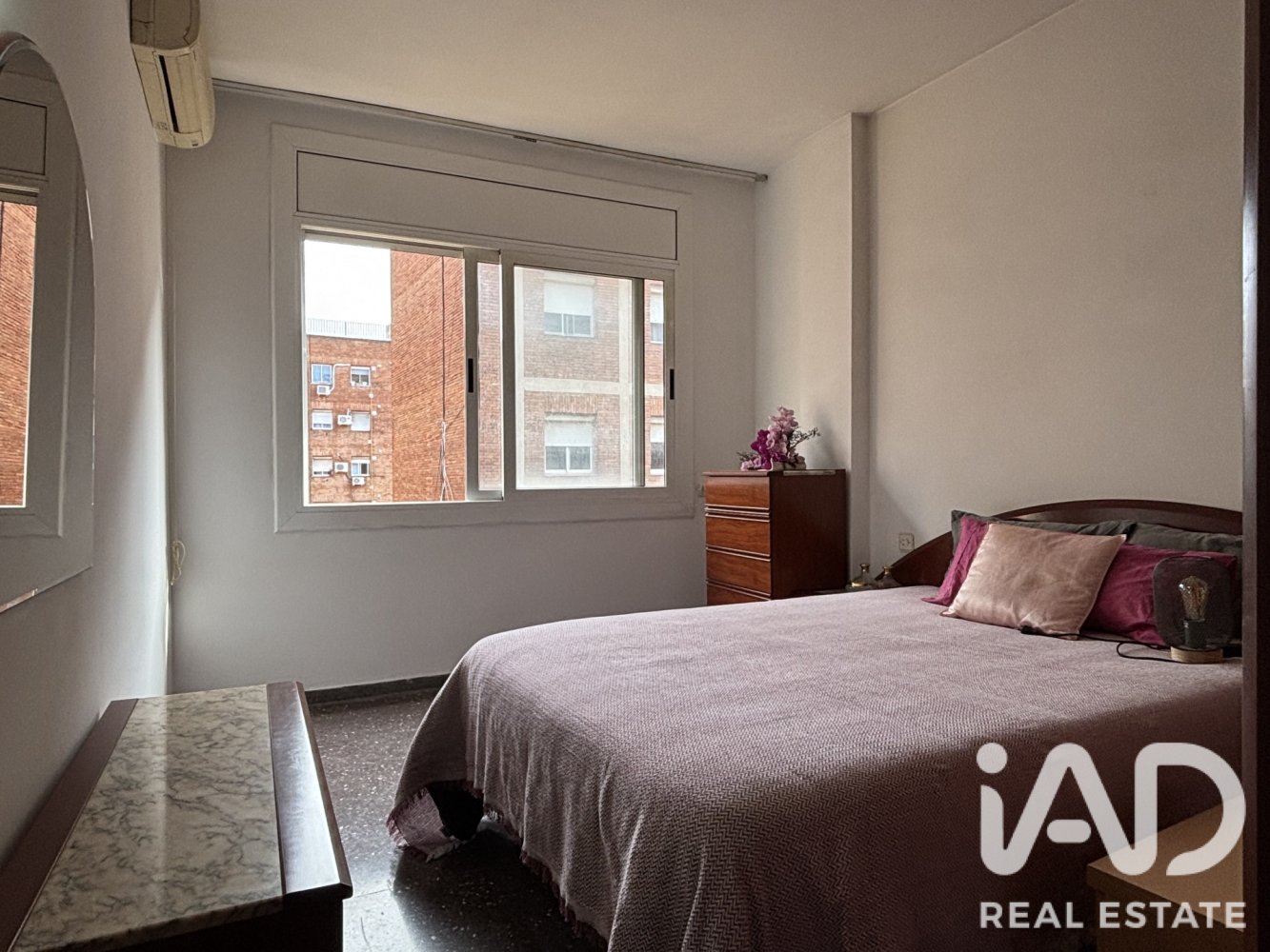 Apartment in Barcelona, Spain 4 bedrooms, 85 sq.m. No. 199529