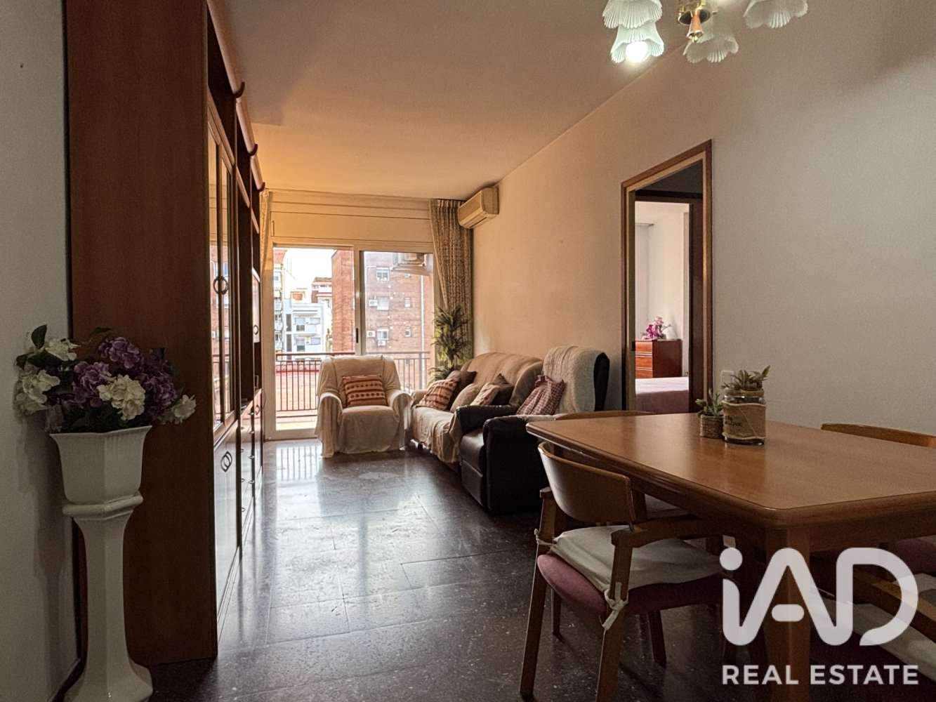 Apartment in Barcelona, Spain 4 bedrooms, 85 sq.m. No. 199529