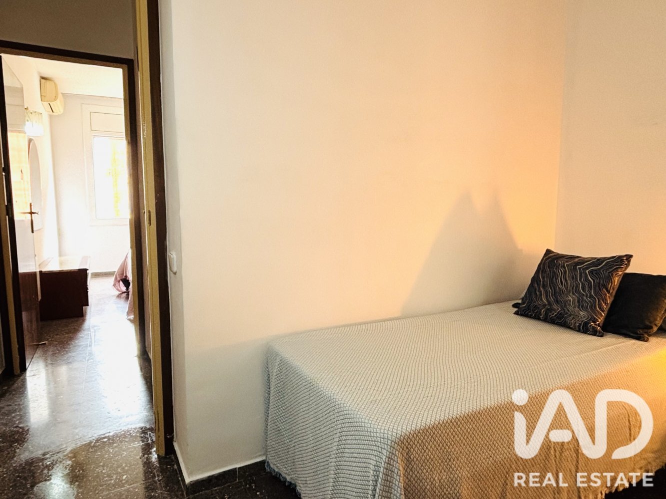 Apartment in Barcelona, Spain 4 bedrooms, 85 sq.m. No. 199529
