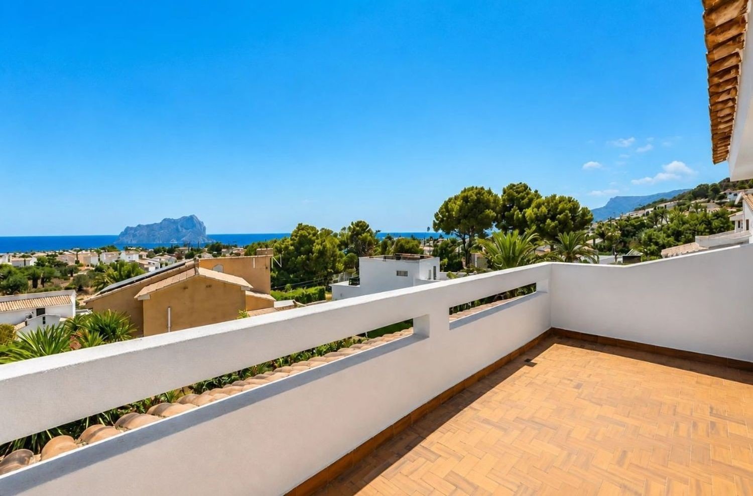Villa a Calpe, Alicante, Spagna 5 camere da letto, 266 mq. N° 198212