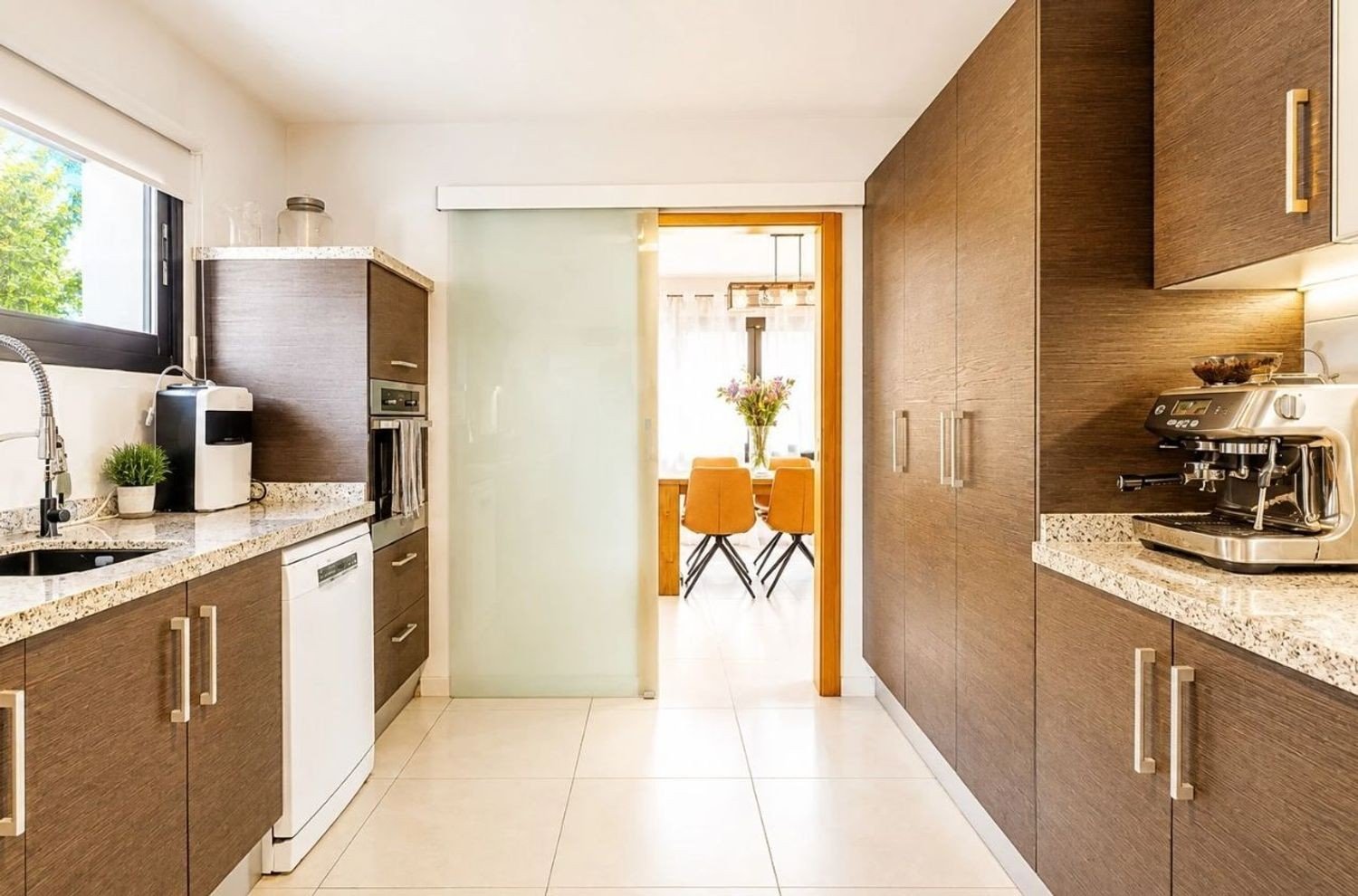 Villa a Calpe, Alicante, Spagna 5 camere da letto, 266 mq. N° 198212