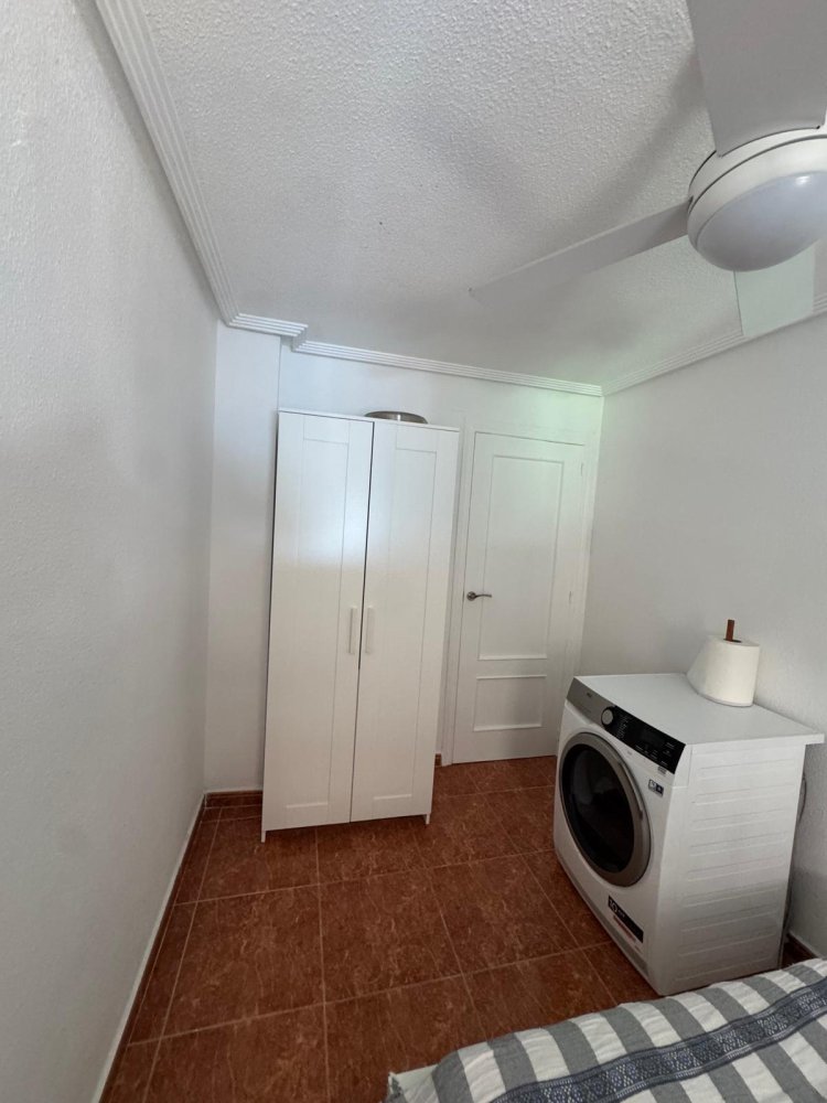 Apartment à Torrevieja, Alicante, Espagne 3 chambres, 86 m2 No. 177546