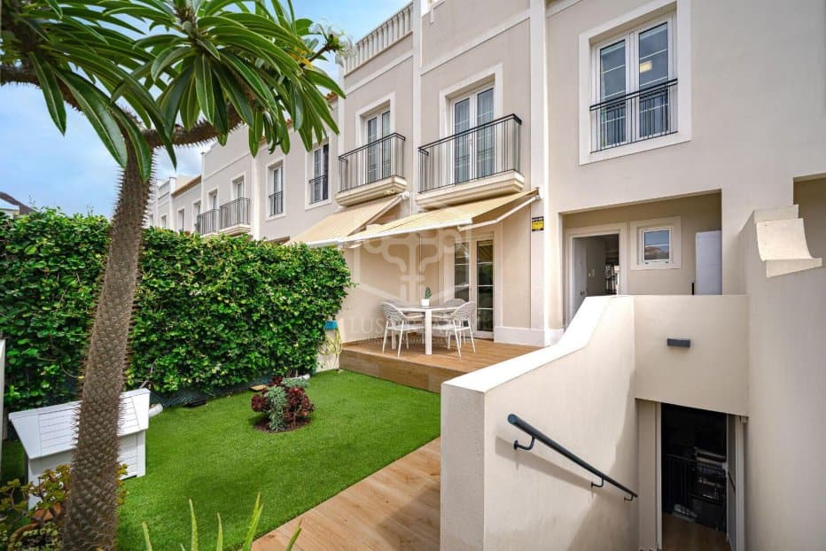 Townhouse in Arona, Tenerife, Spain 3 bedrooms, 231 sq.m. No. 198013