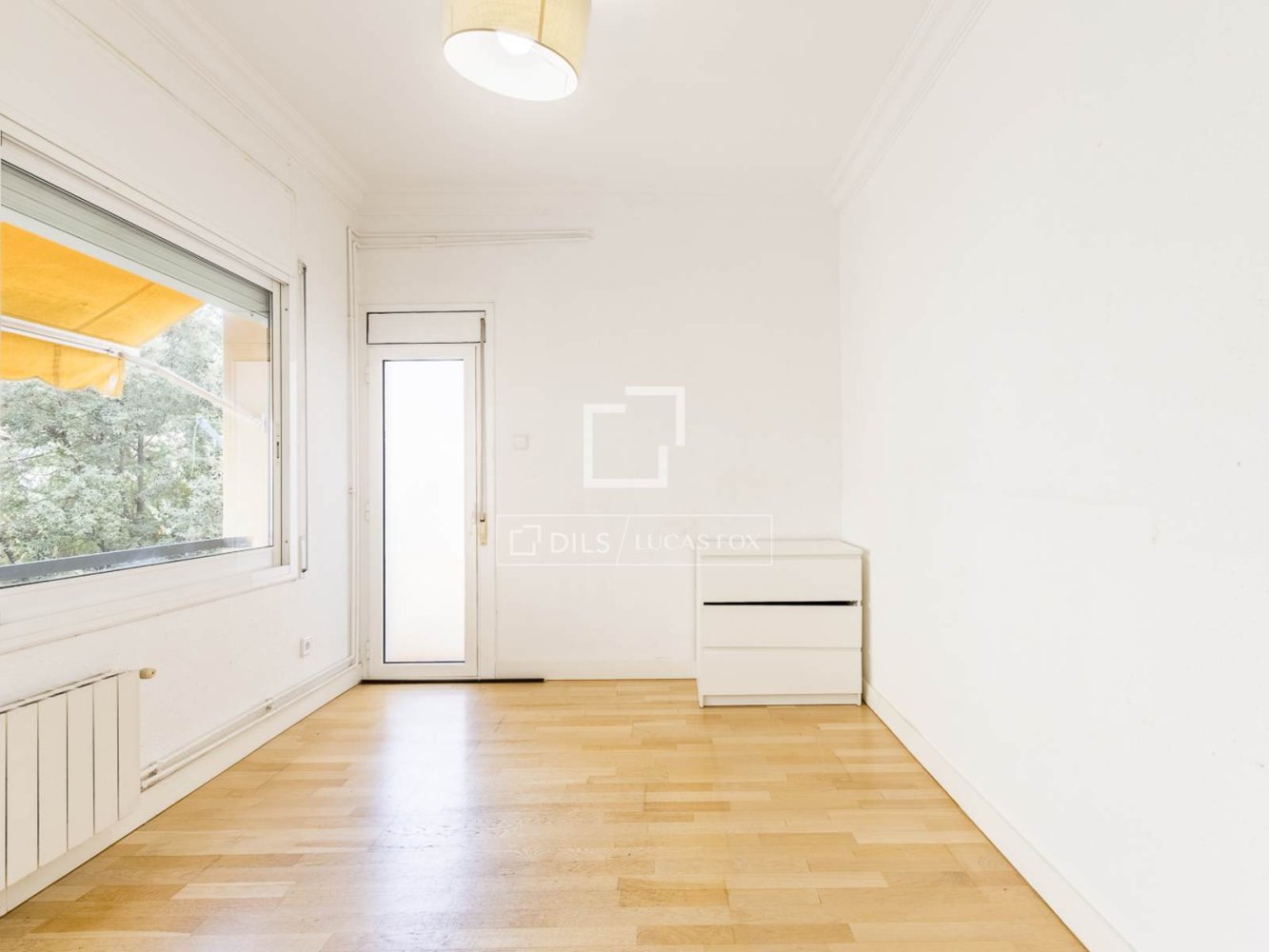 Apartamento en Barcelona, España 4 dormitorios, 138 m2 No. 200002