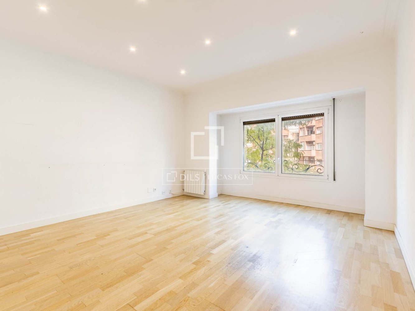 Apartamento en Barcelona, España 4 dormitorios, 138 m2 No. 200002