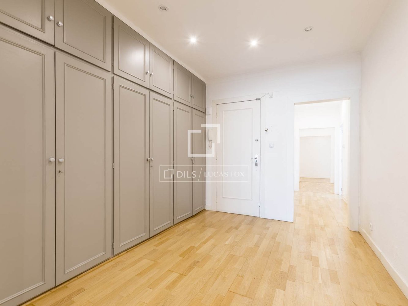 Apartamento en Barcelona, España 4 dormitorios, 138 m2 No. 200002