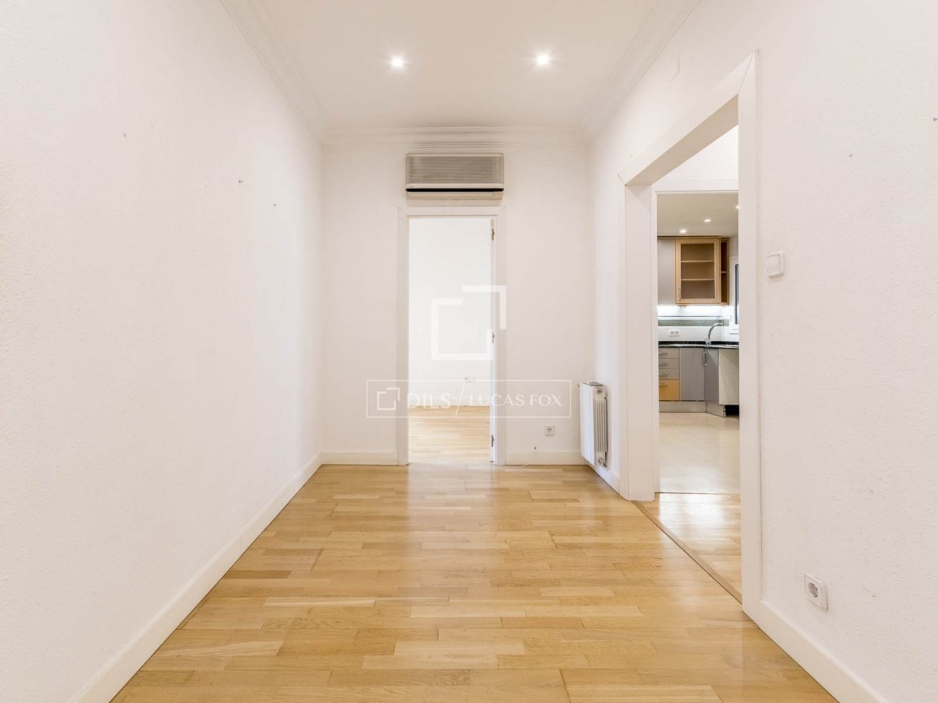 Apartamento en Barcelona, España 4 dormitorios, 138 m2 No. 200002