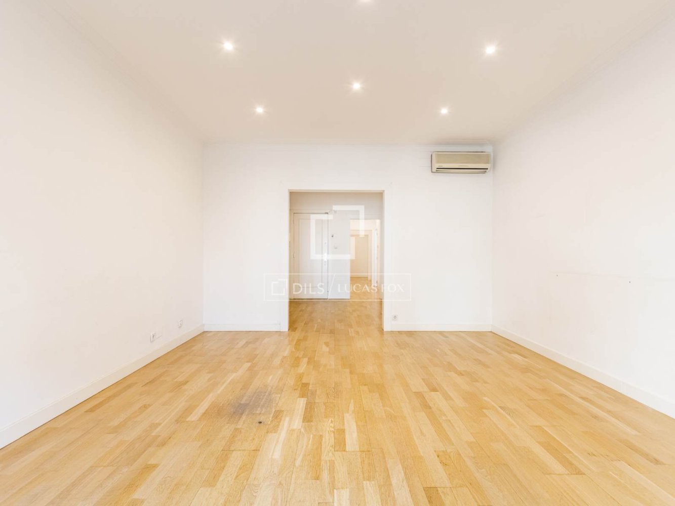 Apartamento en Barcelona, España 4 dormitorios, 138 m2 No. 200002